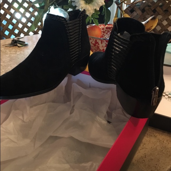 Black Leather Suede booties w/cutout side detail. - Picture 3 of 8